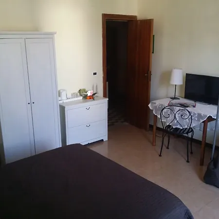 Delfina Nocleg ze śniadaniem 4*