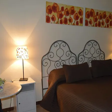 Delfina Bed & Breakfast 4*